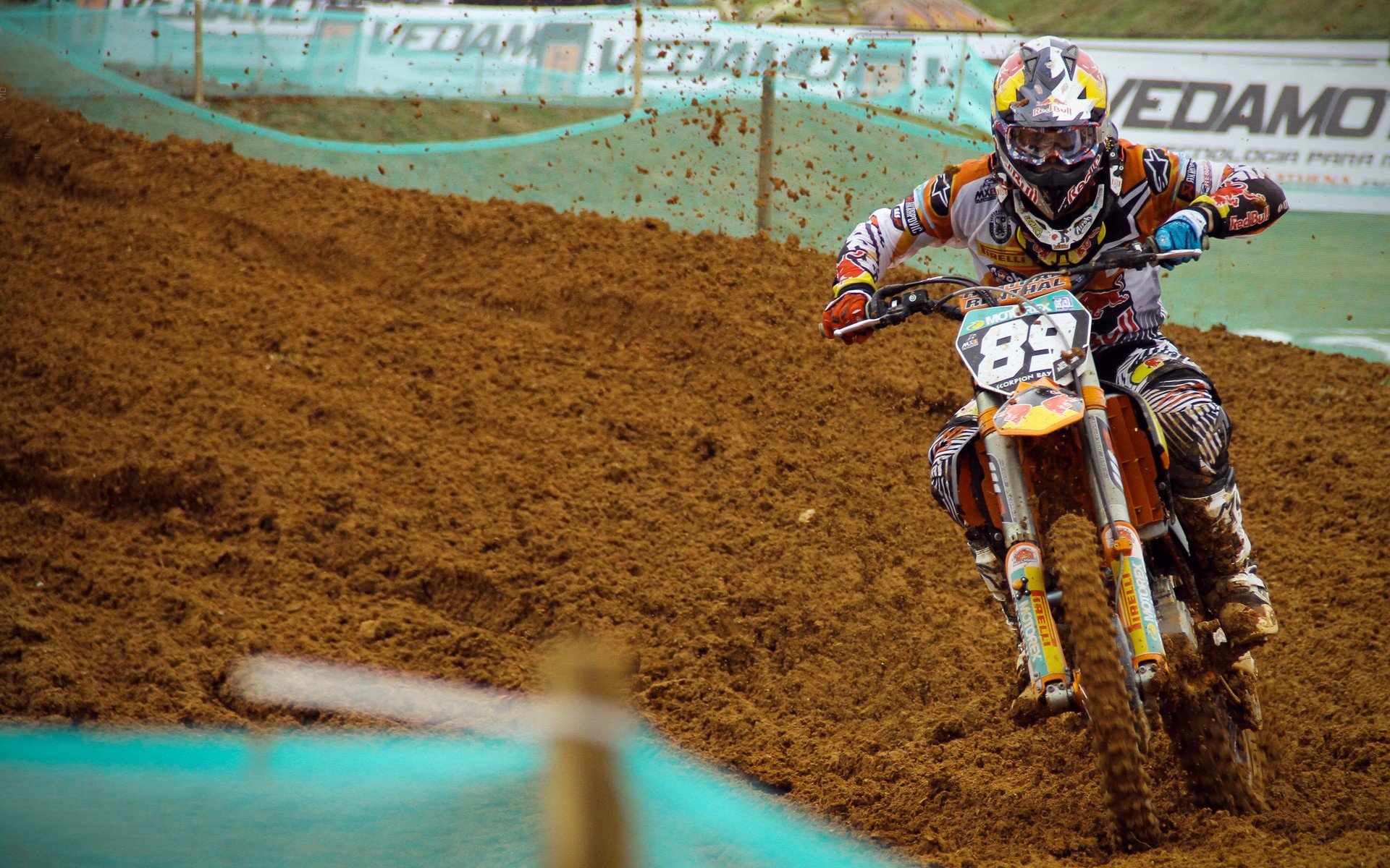 维斯塔潘强势夺冠，F1西班牙大奖赛再现红牛王朝统治力