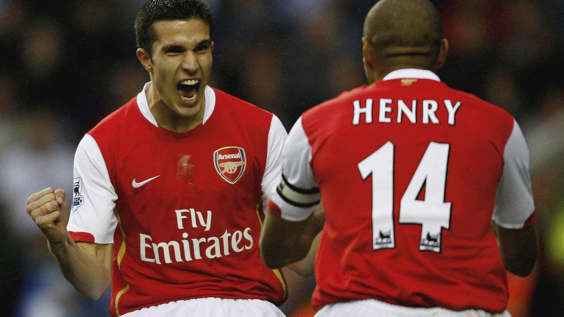 詹姆斯末节爆发砍30+10+8，湖人险胜勇士锁定季后赛席位